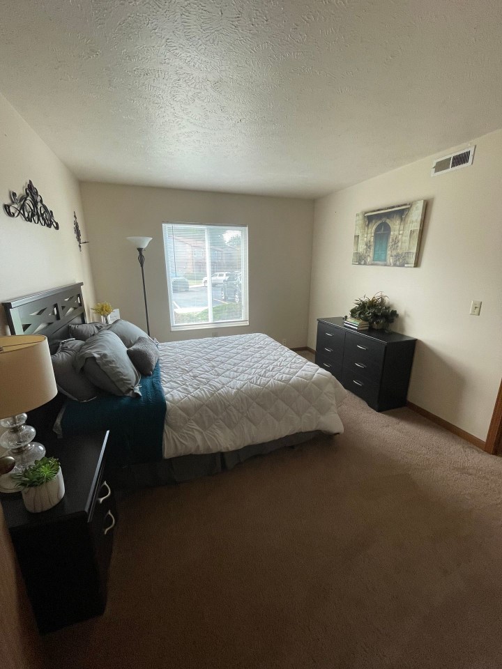 Covington Square on Vale Park Image 4