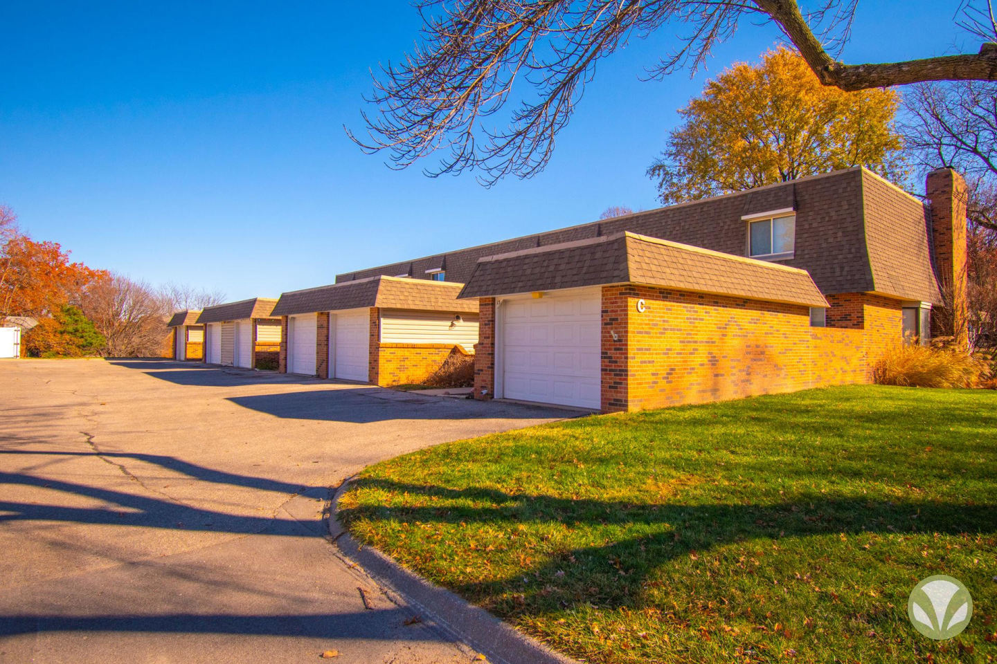 Chateau Townhomes Image 4