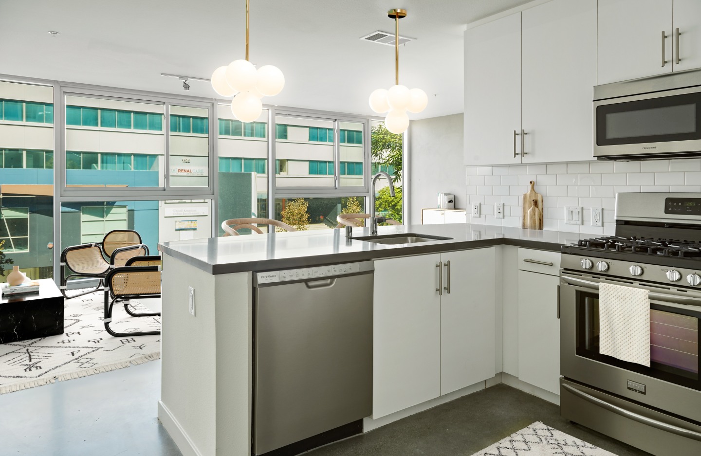 Be DTLA Apartments Image 37