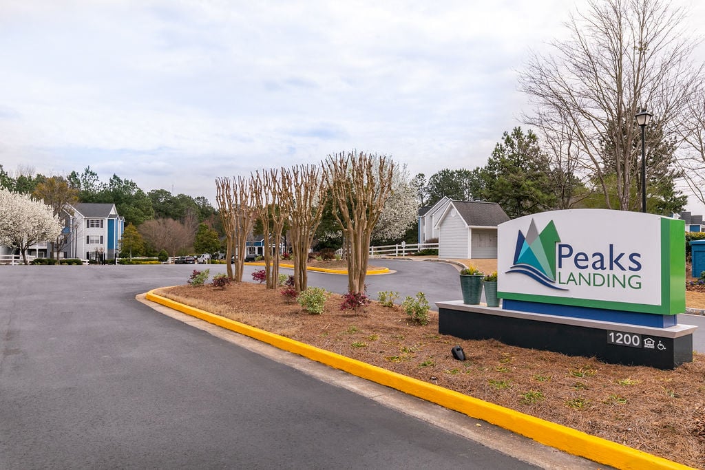Peaks Landing Image 1