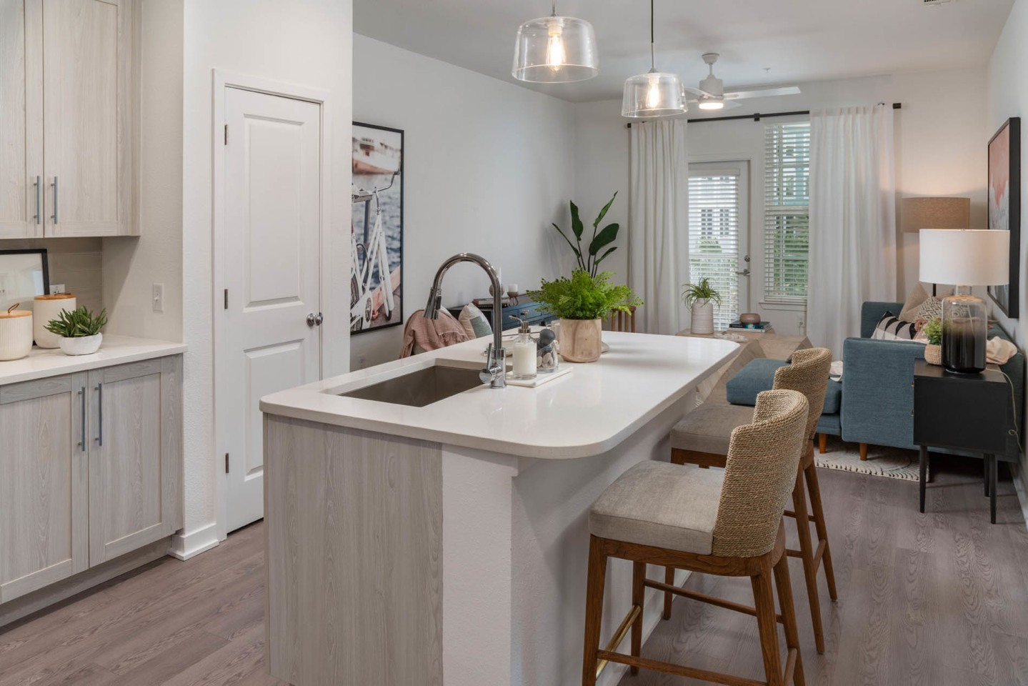 Essex Luxe Apartments Image 21