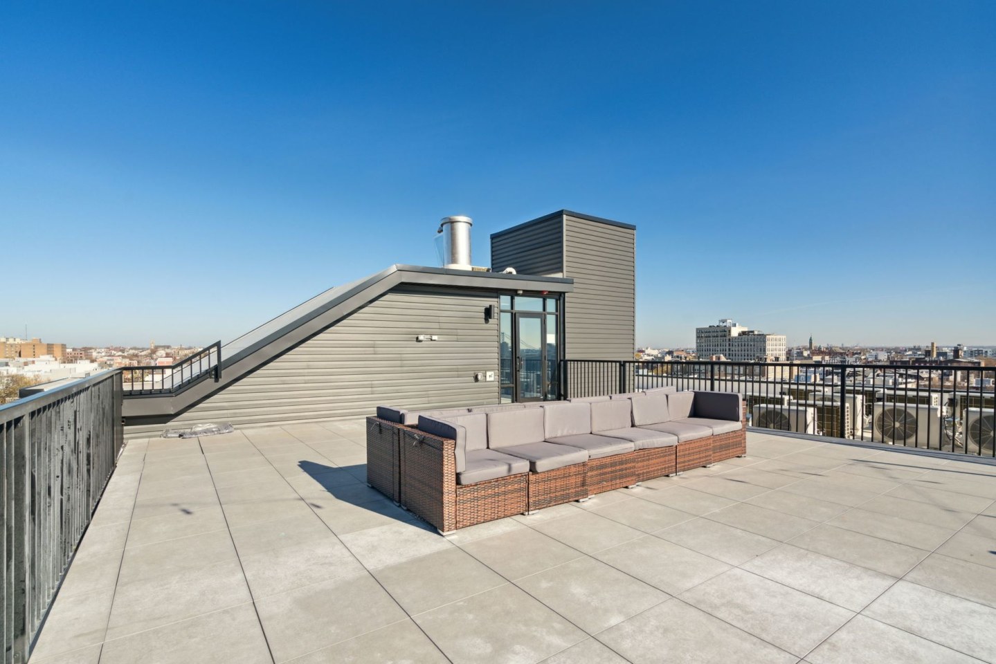 720 Thompson Street Image 19