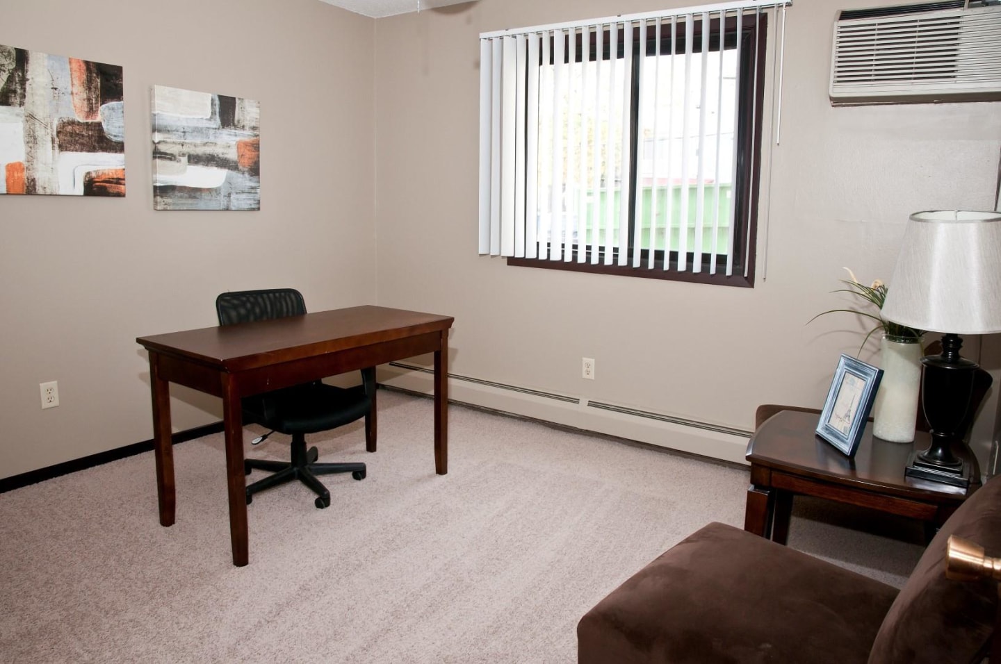 2800 Girard Image 22