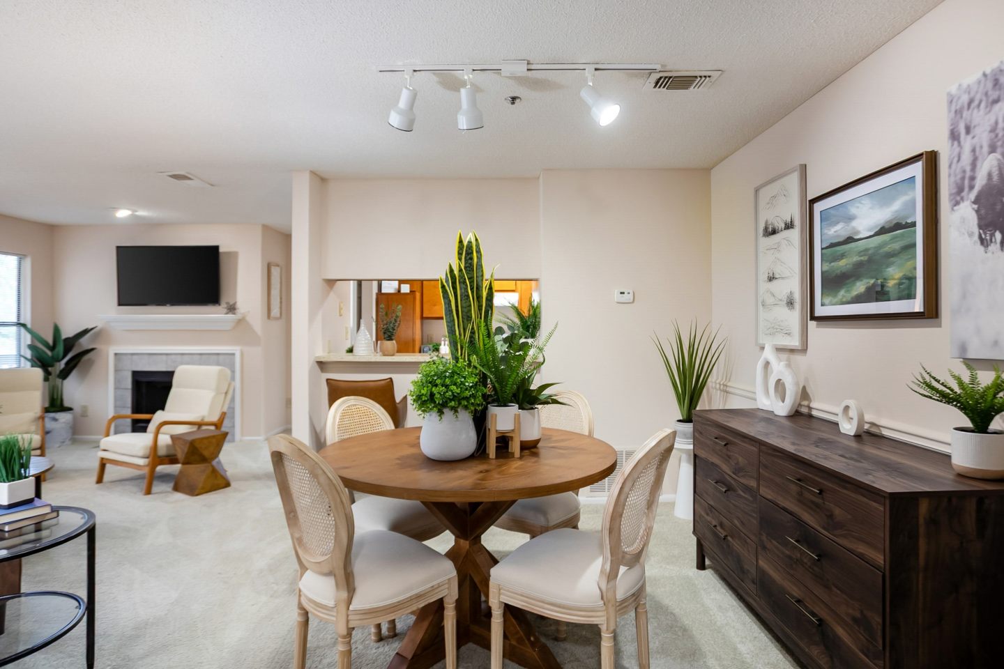 Brook Valley Apartments Image 11