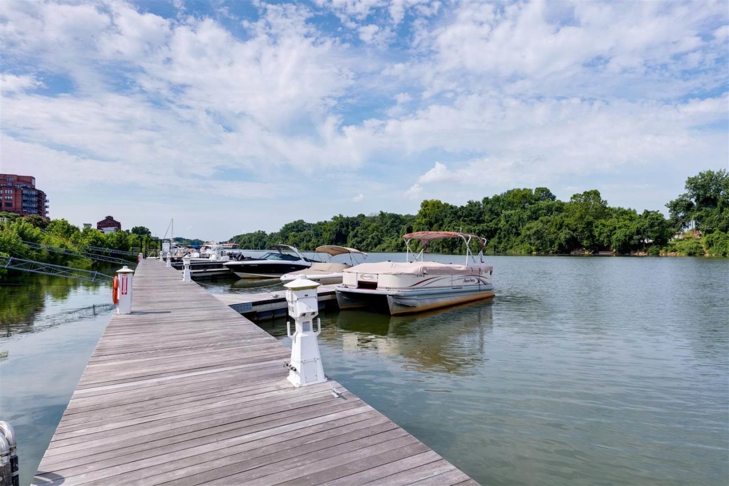 East 51 at Rocketts Landing Image 7