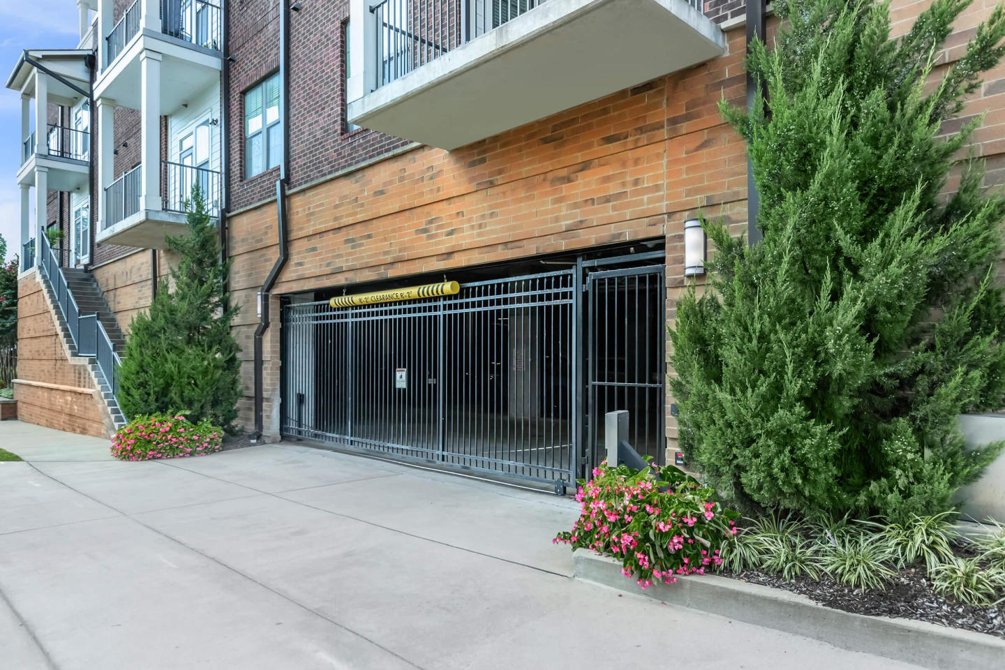 1810 Belcourt Image 48