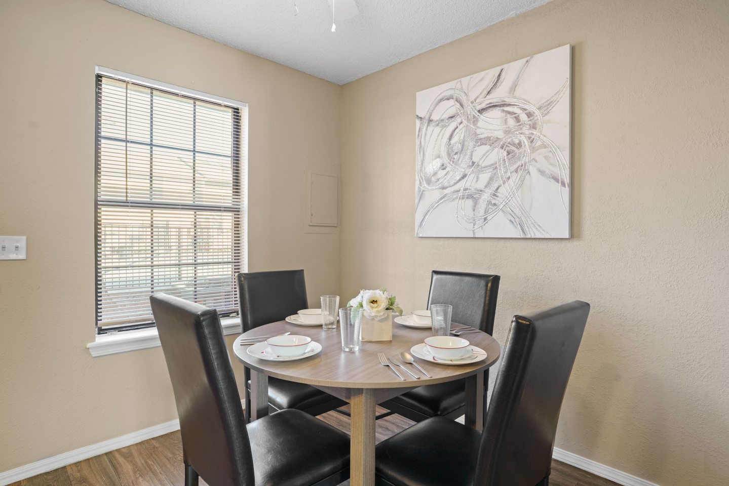 Diamond Crest Townhomes Image 17