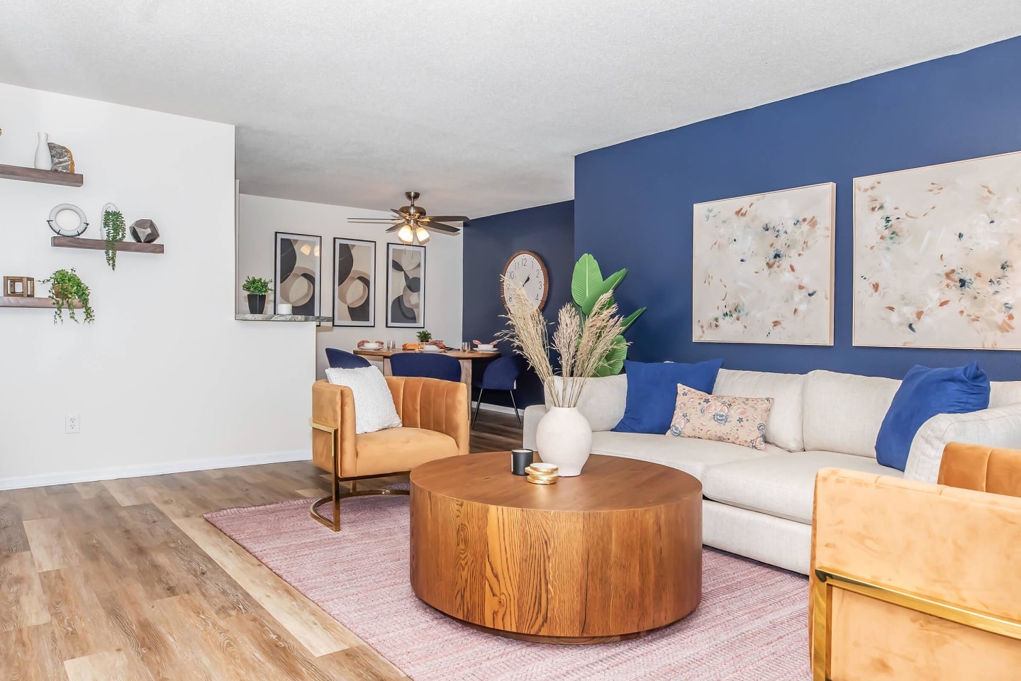 Ravinia Apartments Image 2