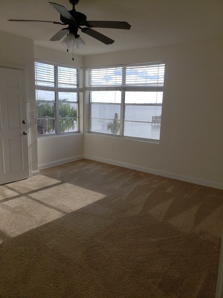 Riviera Park Apartments & Townhomes Image 18