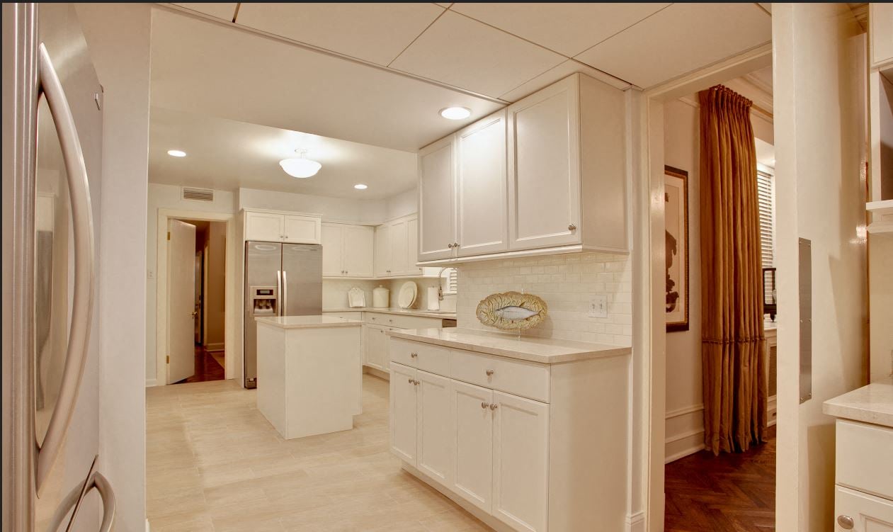 1420 North Lake Shore Drive Image 4