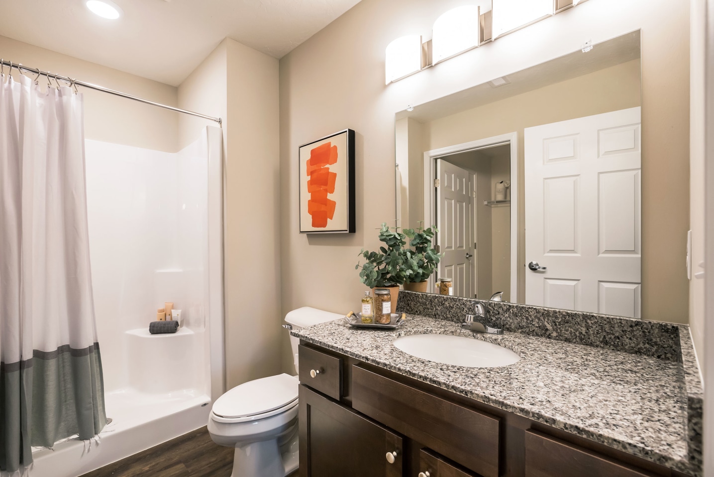 Redwood Grand Blanc Image 12