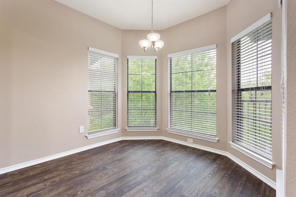 Waters Edge Apartment Homes Image 5