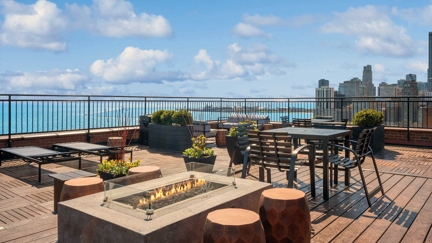 1350 Lake Shore Drive Image 21