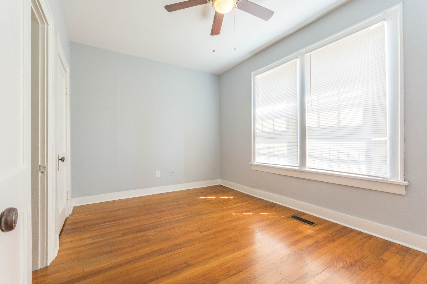 State Street Apartments Image 14