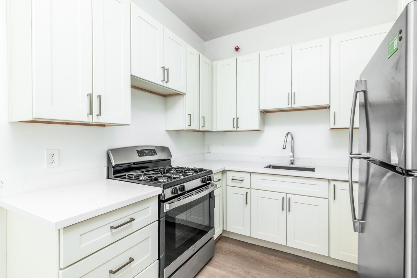 990 Geary Image 10