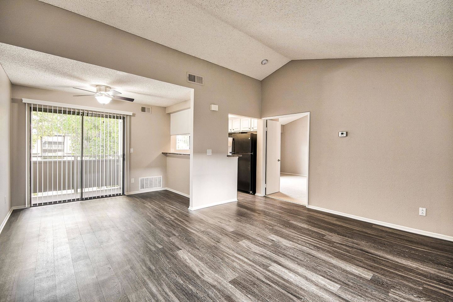 Oak Tree Court Image 13