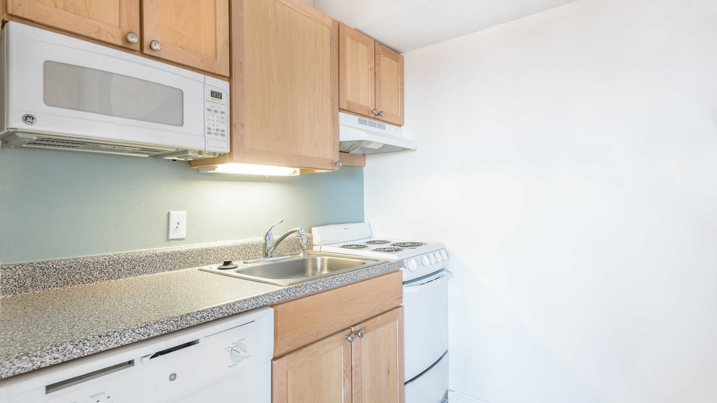 929 House Image 20