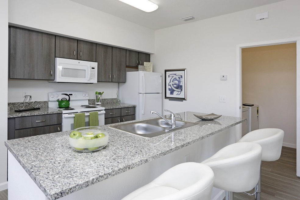 Mirage Bay Rental Townhomes Image 7