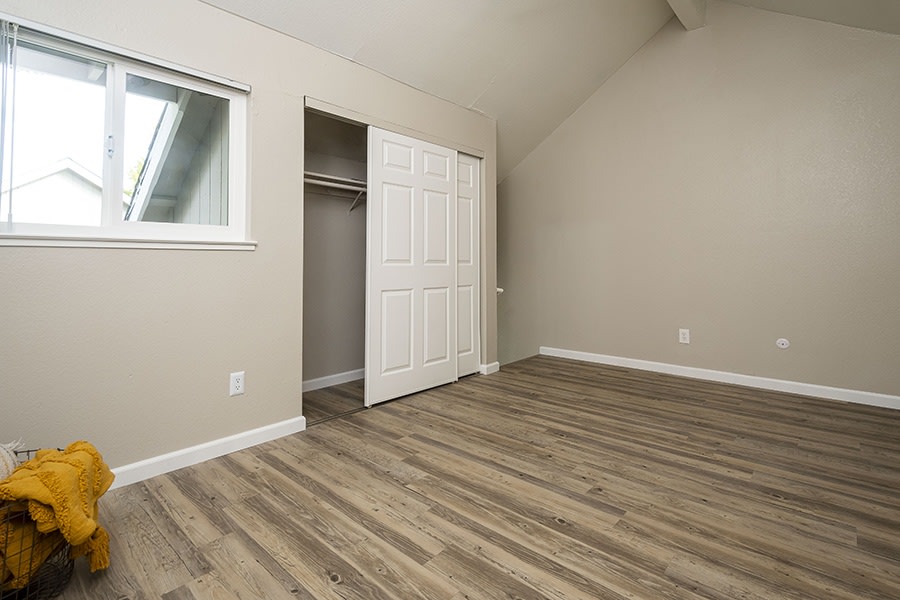 Americana Apartments Image 14