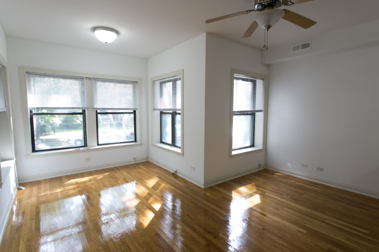 5400-5408 S. Ingleside Avenue Image 27