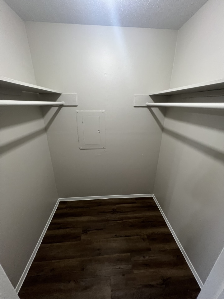 Monark Apartments Image 13