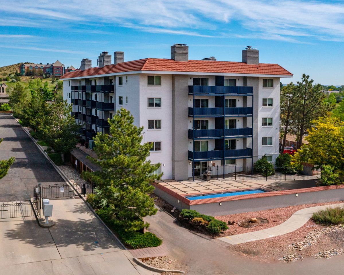 Broadmoor Park Terrace Image 9