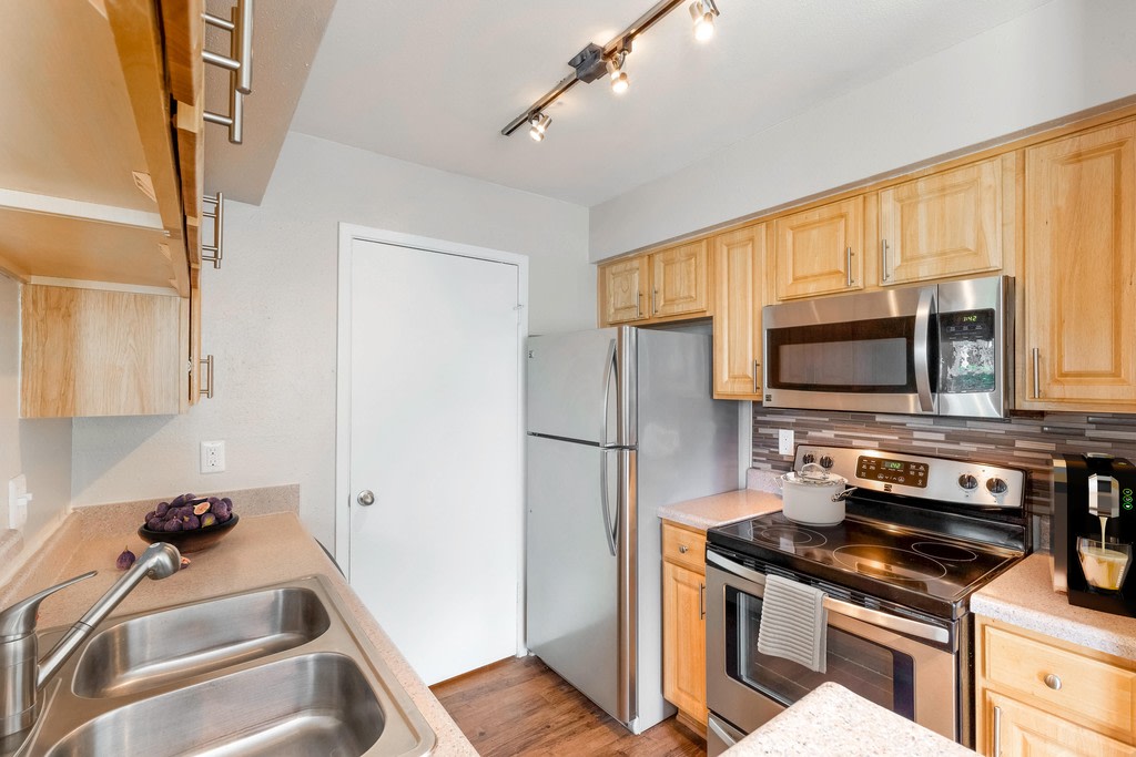 Affordable Housing - Central on the Green Apartment Homes Image 3