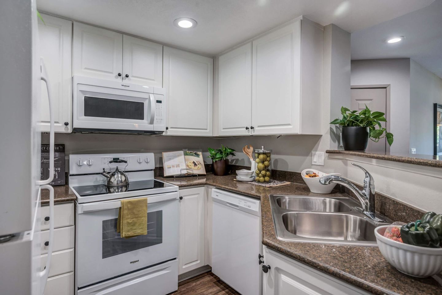 Sycamore Canyon Apartments Image 18
