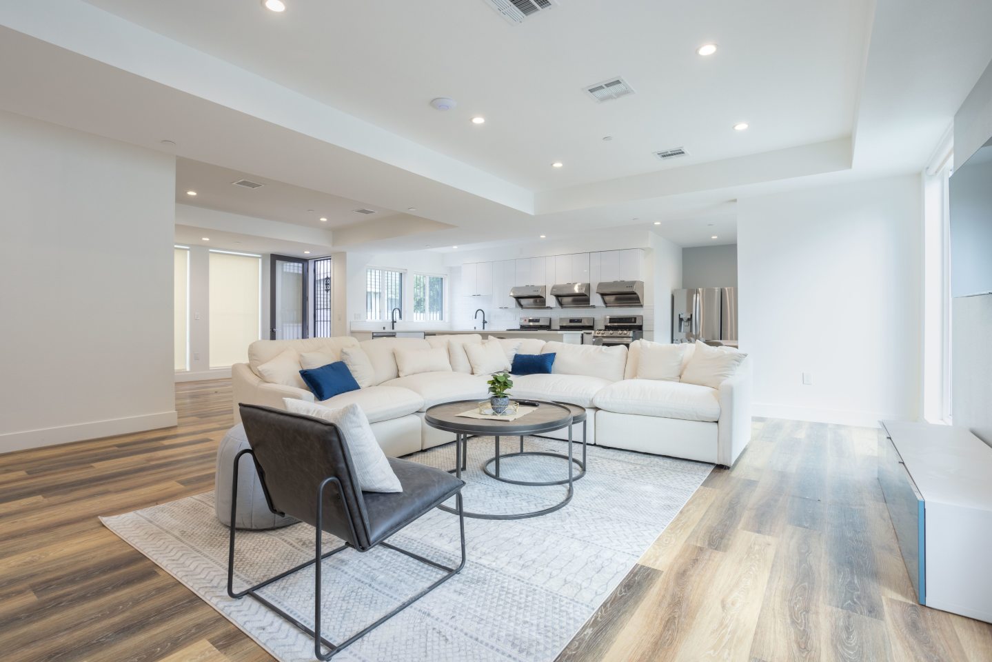 1458 W 37th Street - Co-Living Housing Image 4