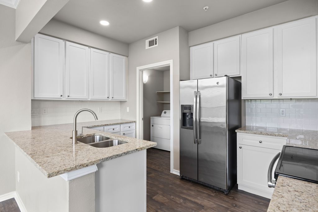 Waters Edge Apartment Homes Image 40