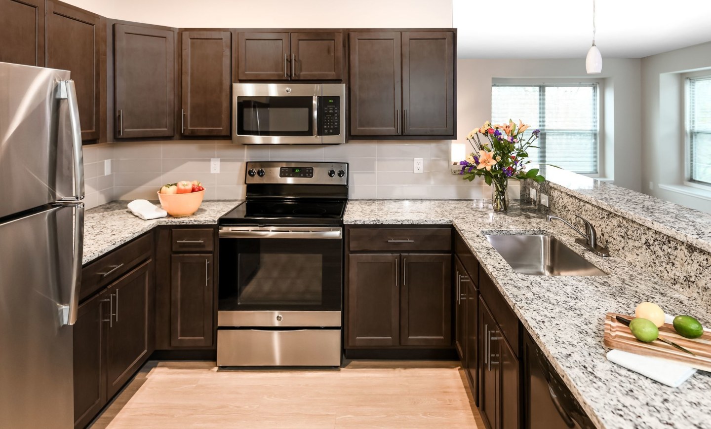 304 River Edge Image 6
