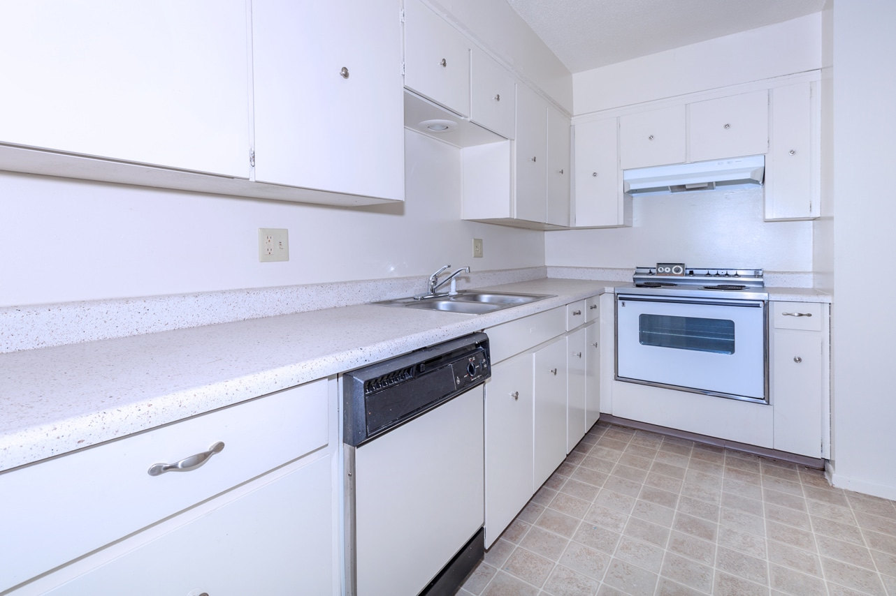 Fiesta Square Apts and Townhomes Image 18