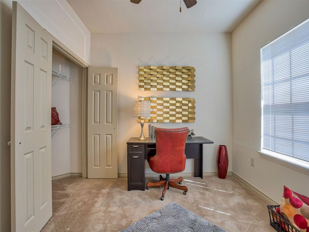 Oak Hollow Image 8