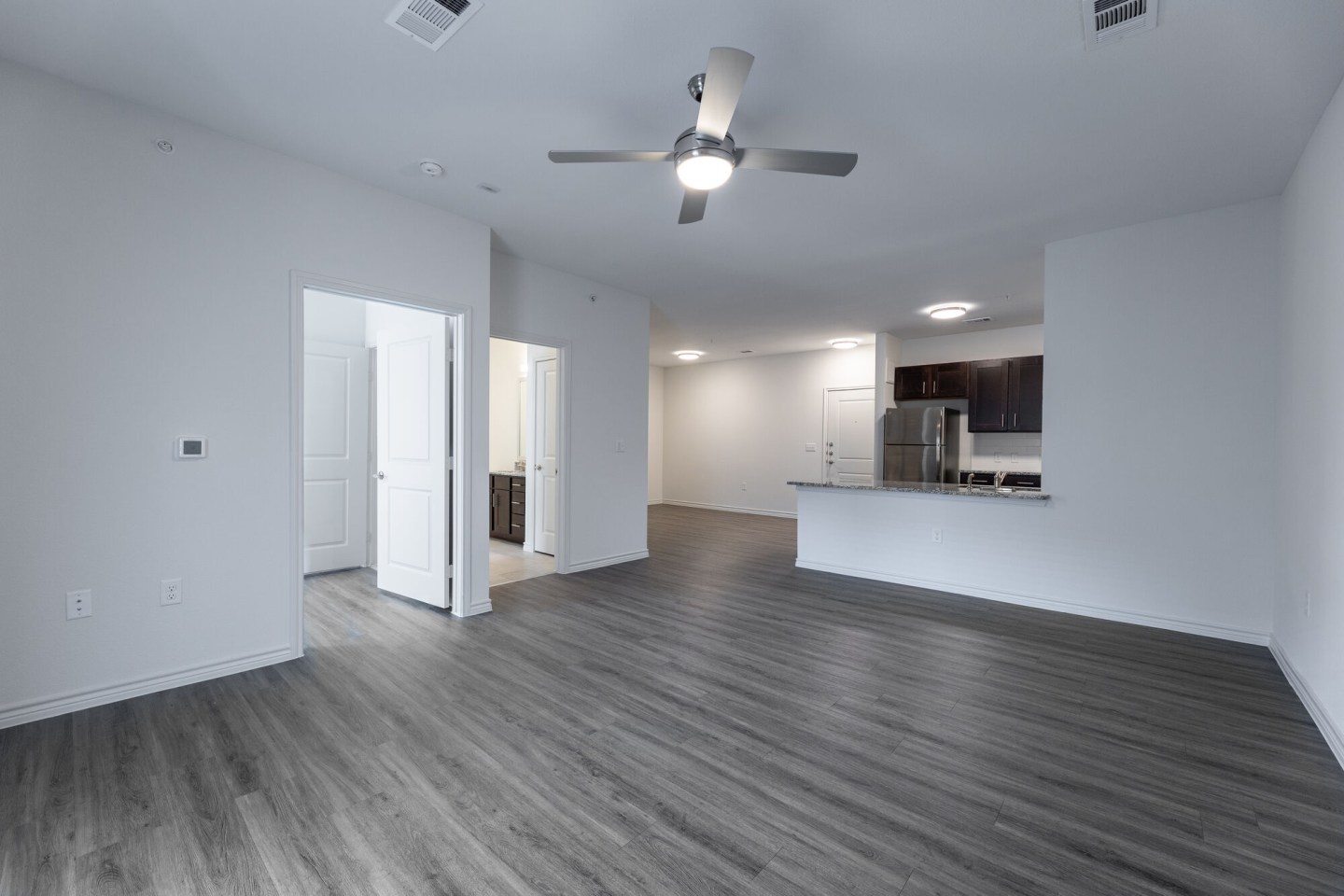 The Oaks at Ben White Apartments Image 7