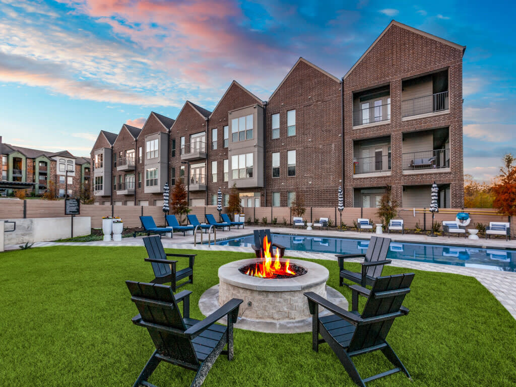 Lenox Lake Highlands Image 23