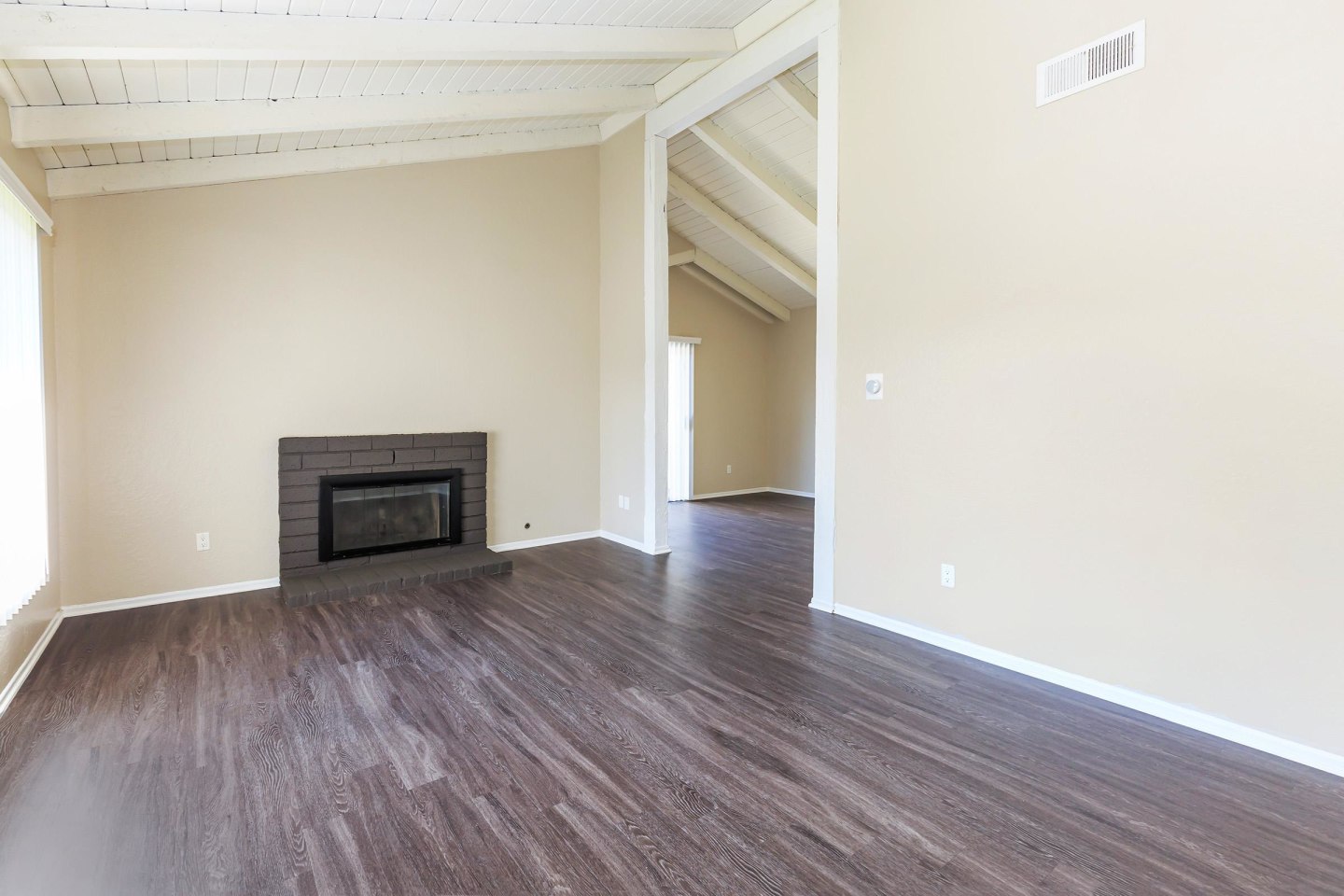 Carlyle Square Apartment Homes Image 42