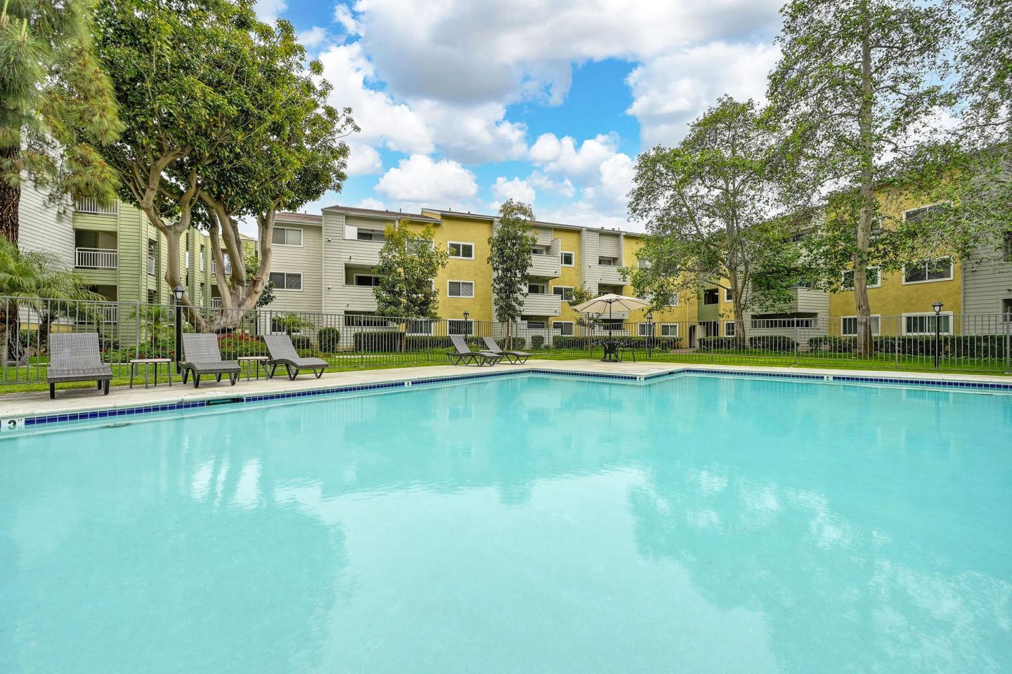 Elán Cardiff by the Sea Apartment Homes Image 1