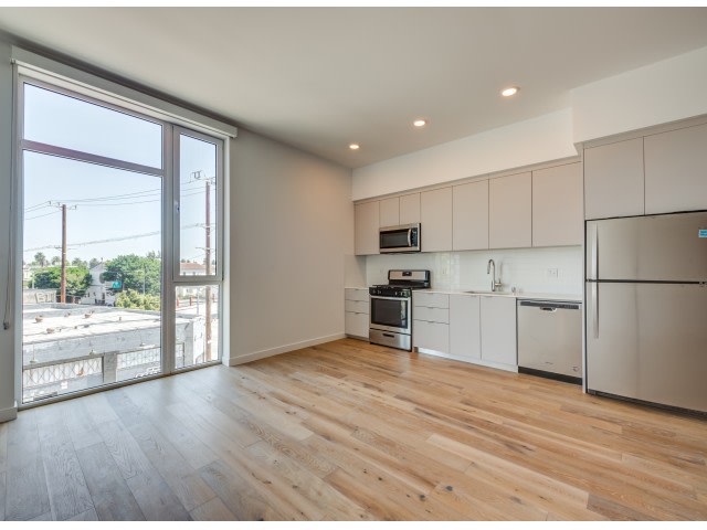 5135 West Adams Image 7