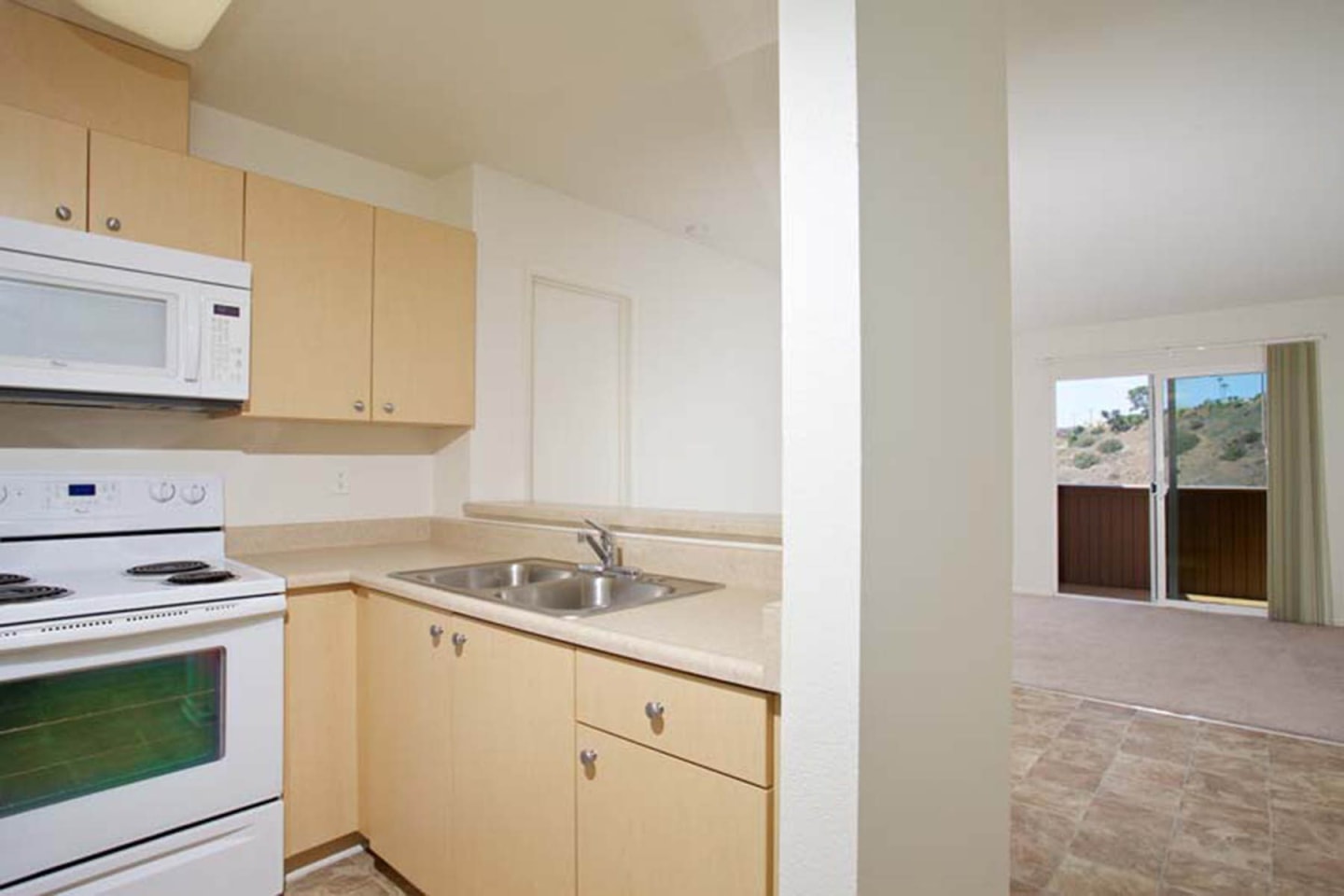 Pacific Bay Club Image 12