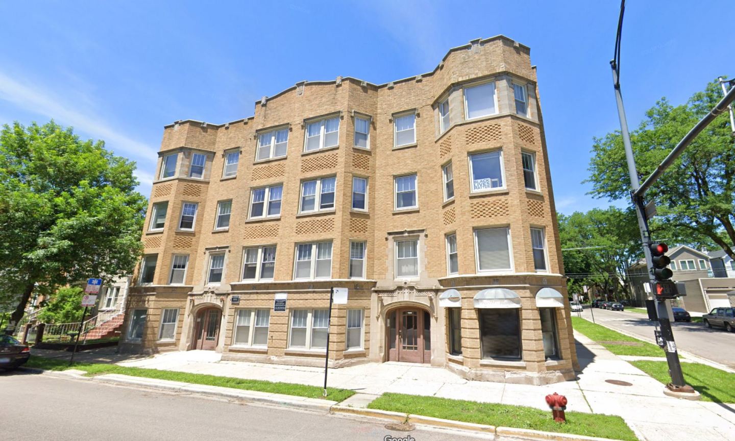 2200 W Foster Ave Image 1