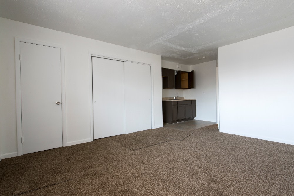 8640 S Ingleside Ave Image 3