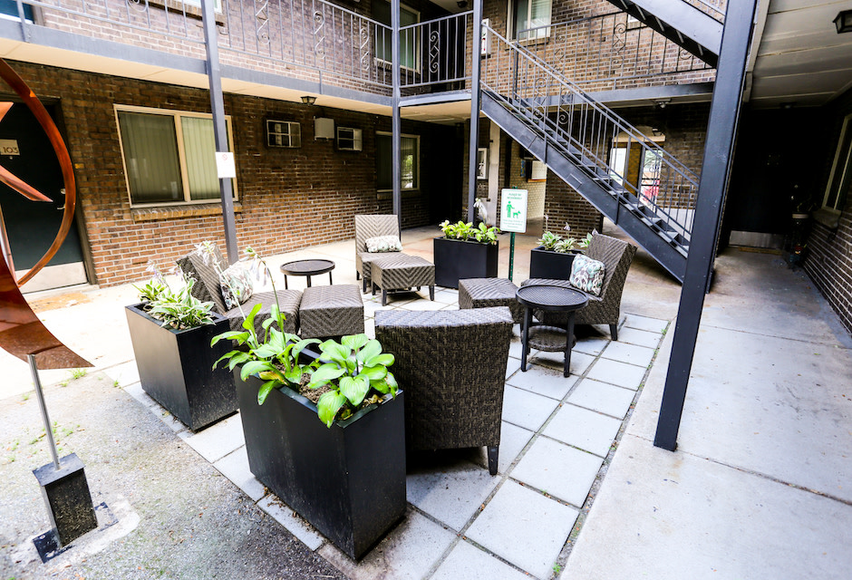 South Washington St Apts Image 8