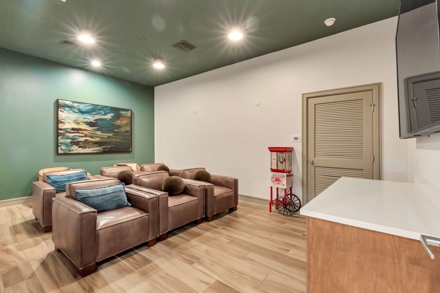 Cortland Westminster Image 30