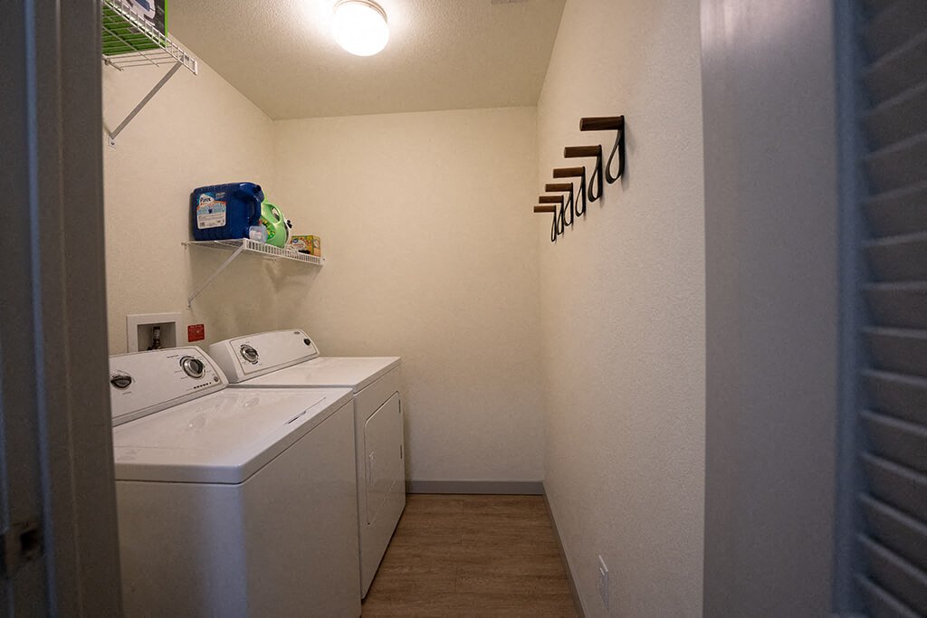 Line 28 at LoHi Apartments Image 24