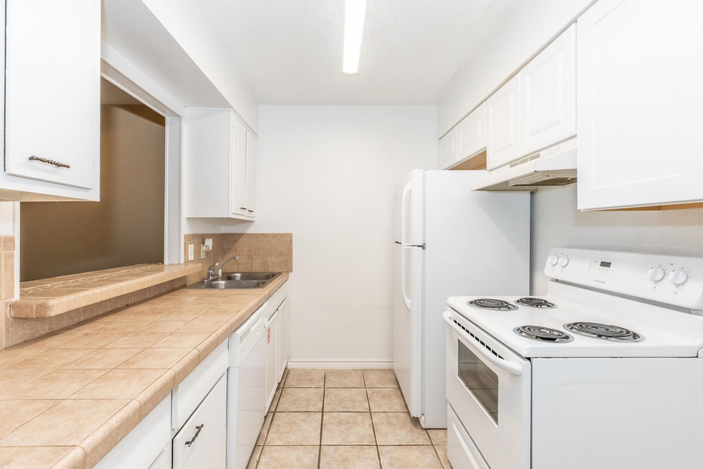 Chateau Santa Fe Apartments Image 4