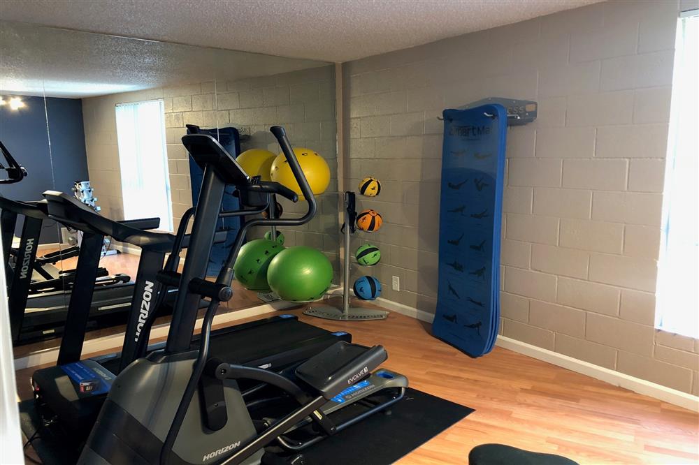 Regency Park Apartments Image 17