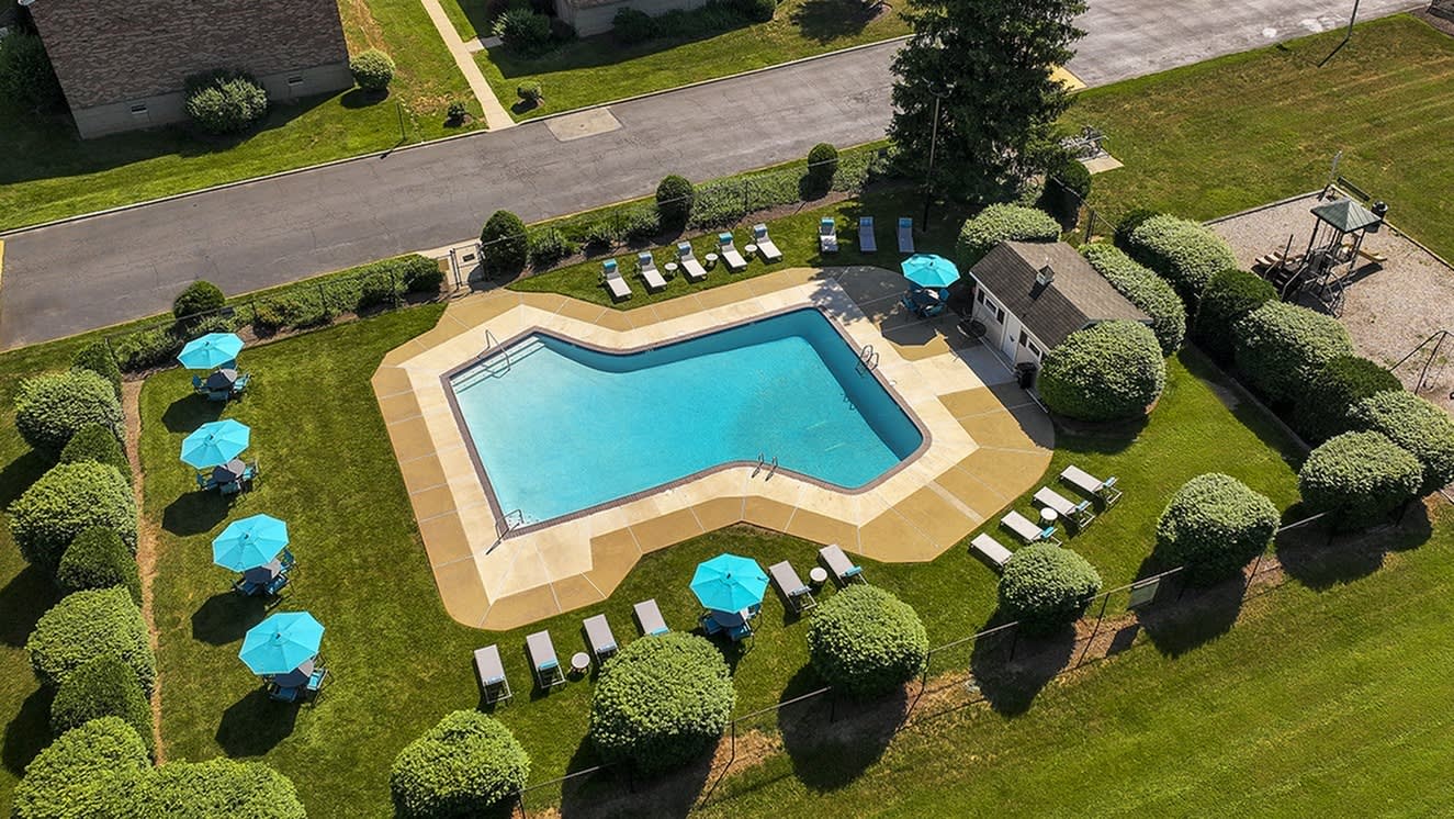 Village Green Apartments Image 3