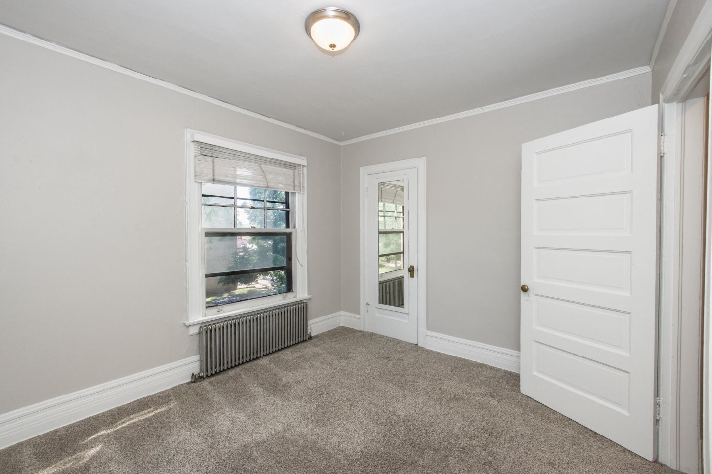 1137 E 10th Avenue Image 11