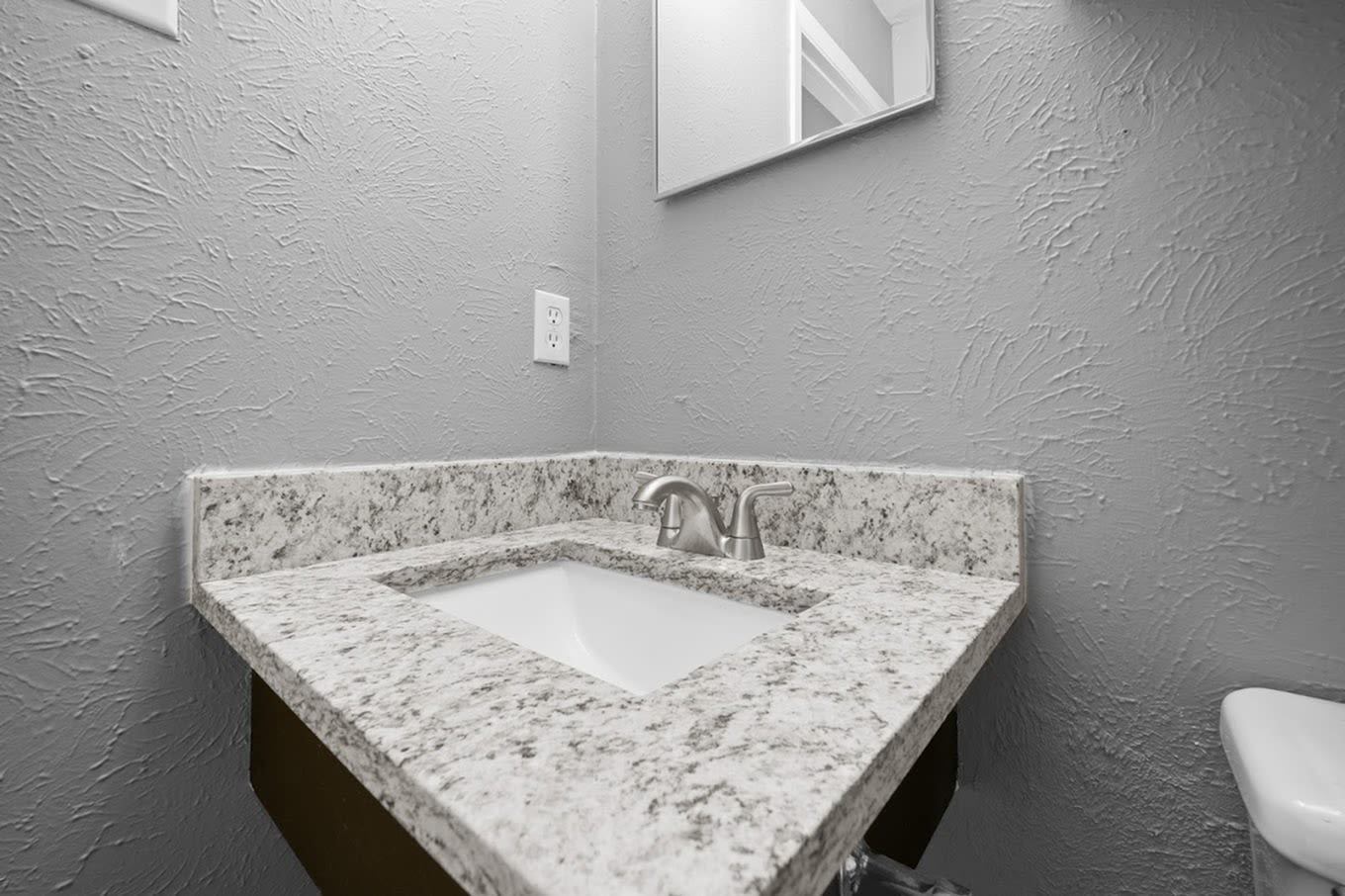 The Weston Apartments - Student Housing Image 13