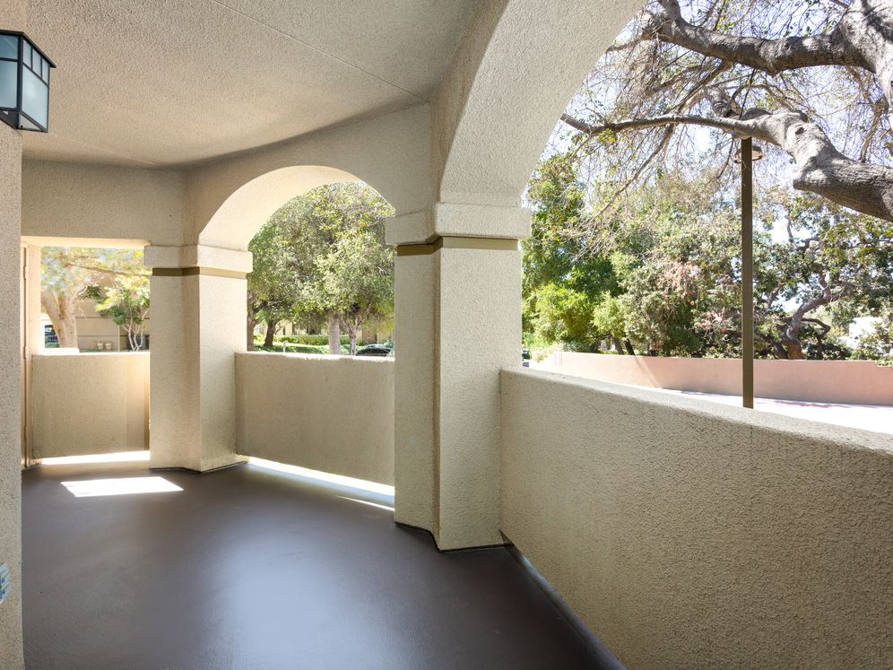 eaves Thousand Oaks Image 16